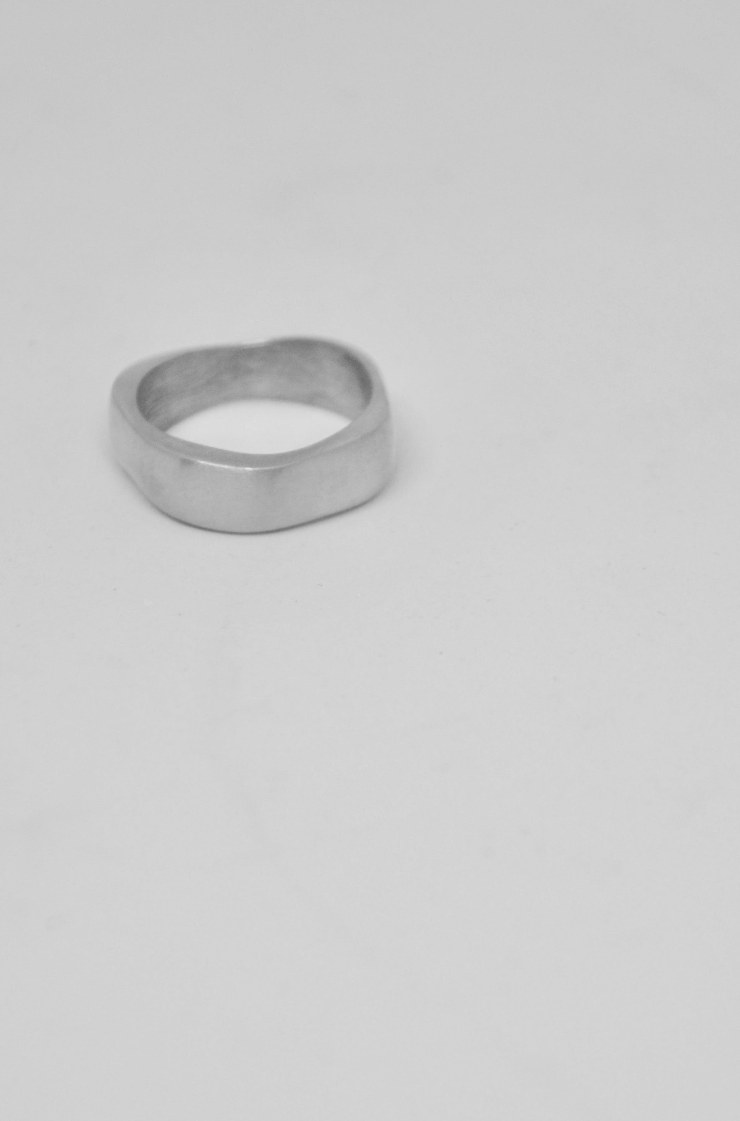 ANILLO IRREGULAR GRUESO MATE